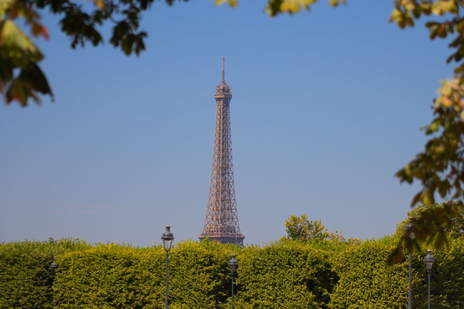 Paris Travel Guide